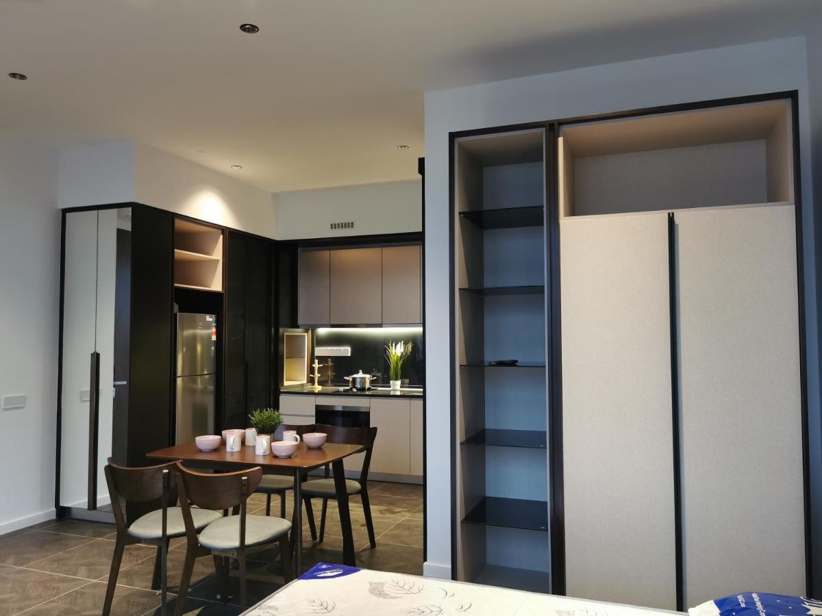 Scarletz Suites Klcc By De Harlequins Guesthouse Kuala Lumpur Eksteriør bilde